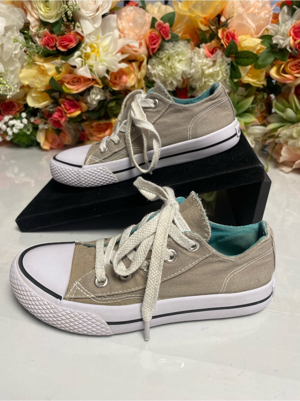 3/$20 Bundle 🌈Airwalk Canvas Low Top Beige Turquoise Lace Up Sneakers Youth 13